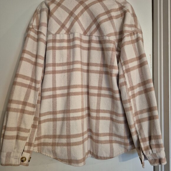 Shacket - Picture 2 of 3